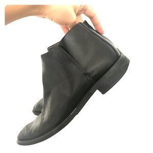 Everlane Black Ankle Boots (6)